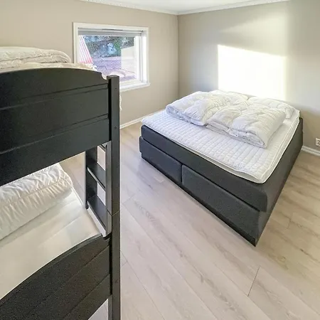 4 Bedroom Awesome In